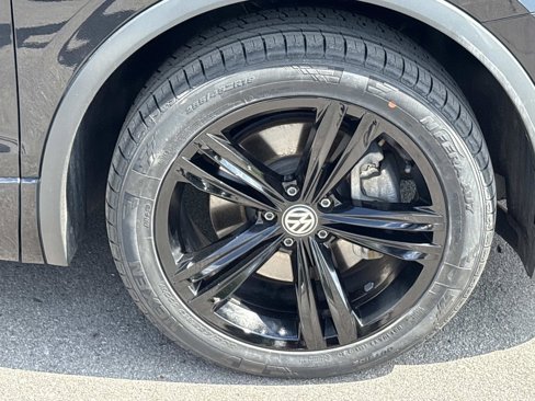 Used 2019 Volkswagen Tiguan SEL Premium R-Line w/ 3rd Row Seat Package image 10