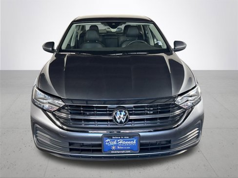 Certified 2024 Volkswagen Jetta SE image 3