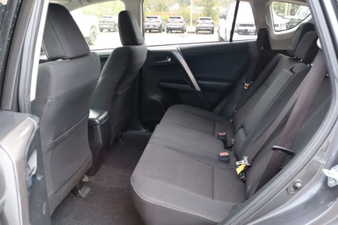 Used 2018 Toyota RAV4 XLE image 38