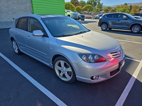 Used 2004 MAZDA MAZDA3 s w/ Moonroof & 6-CD Pkg image 2