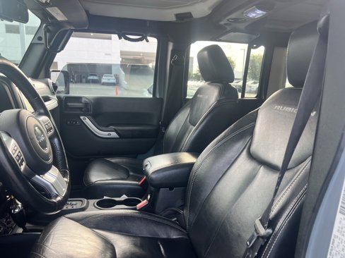 Used 2015 Jeep Wrangler Unlimited Rubicon image 7