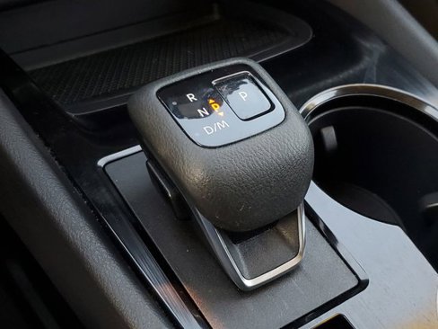 Used 2023 Nissan Rogue SV image 30