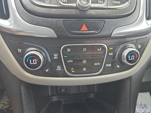 Used 2018 Chevrolet Equinox Premier image 32