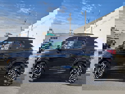 New 2025 Chevrolet TrailBlazer RS w/ Convenience Package image 2