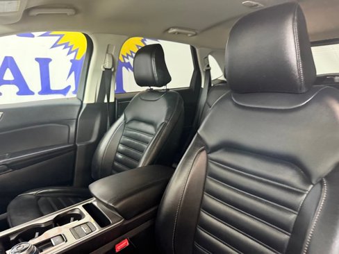 Used 2023 Ford Edge SEL image 8
