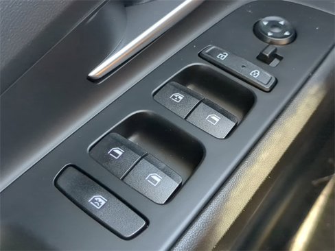 Used 2023 Hyundai Elantra Limited w/ Preferred Accessory Package image 23