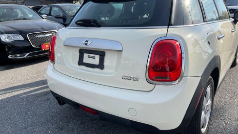 Used 2015 MINI Cooper 4-Door Hardtop image 14