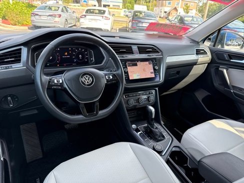 Used 2020 Volkswagen Tiguan SEL image 16