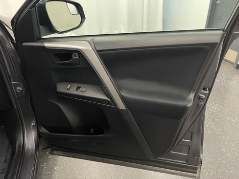 Certified 2018 Toyota RAV4 LE image 7