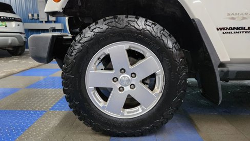 Used 2010 Jeep Wrangler Unlimited Sahara w/ Dual Top Group image 49