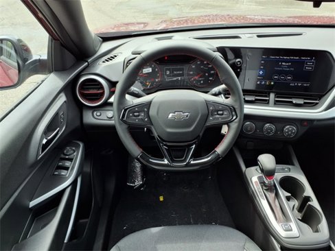New 2025 Chevrolet Trax RS image 14