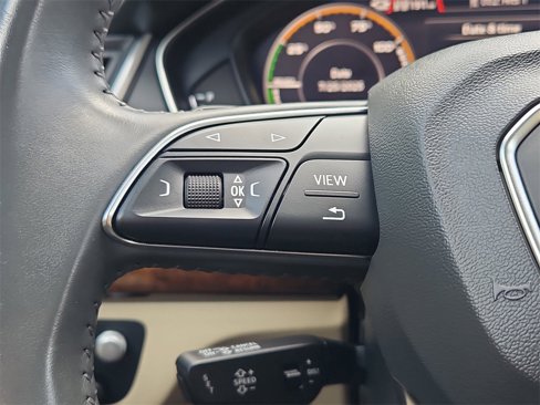 Used 2020 Audi Q5 e Prestige w/ Prestige Package image 29