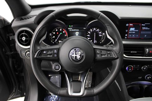 Used 2022 Alfa Romeo Stelvio Veloce image 20