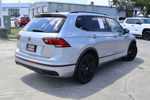 Used 2022 Volkswagen Tiguan SE R-Line image 2