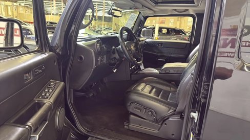 Used 2005 HUMMER H2 w/ Preferred Equipment Group image 11