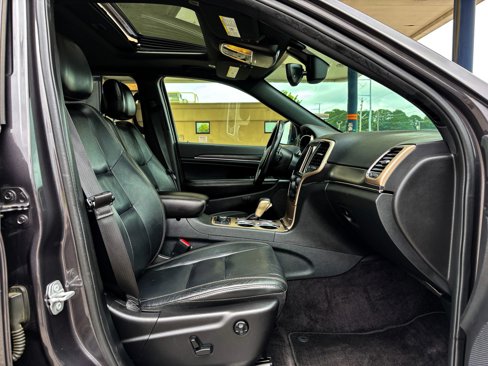 Used 2017 Jeep Grand Cherokee Limited image 19