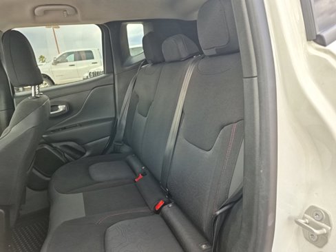 Used 2023 Jeep Renegade Trailhawk image 19