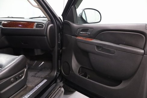 Used 2012 Chevrolet Avalanche LTZ image 13
