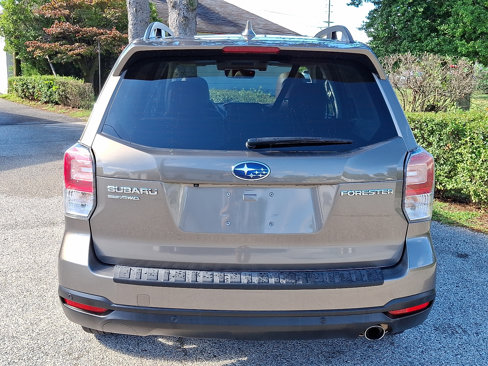 Used 2018 Subaru Forester 2.5i Touring w/ Popular Package #3B image 9