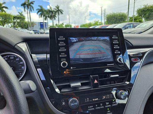 Used 2022 Toyota Camry LE image 15