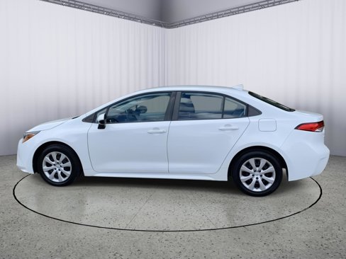 Used 2020 Toyota Corolla LE image 4