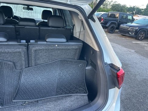 Used 2018 Volkswagen Tiguan SEL image 30