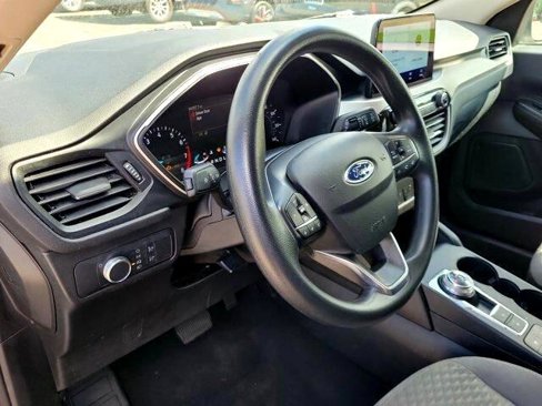 Used 2020 Ford Escape SE image 19