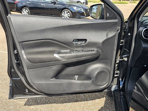 Used 2021 Nissan Kicks SV image 14