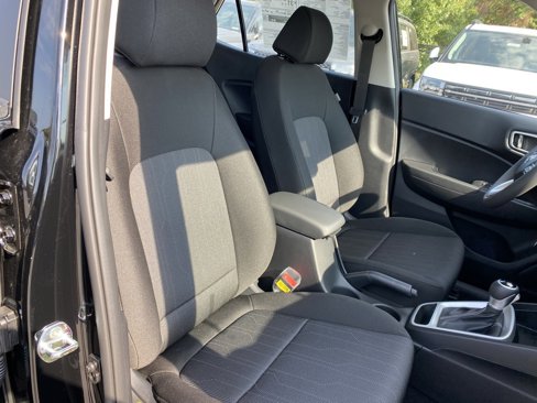 New 2025 Hyundai Venue SE image 25