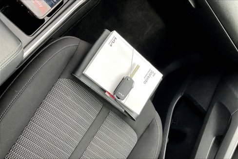 Used 2022 Kia Sorento LX image 11