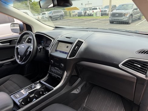 Used 2019 Ford Edge SEL image 21