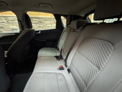 Used 2020 Ford Escape SE image 31