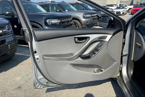 Used 2014 Hyundai Elantra SE image 20