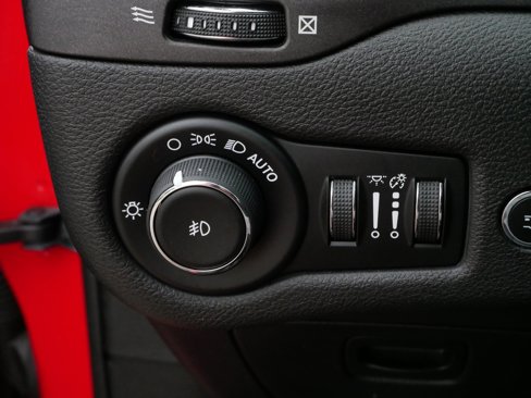 Used 2019 Jeep Cherokee Trailhawk image 27