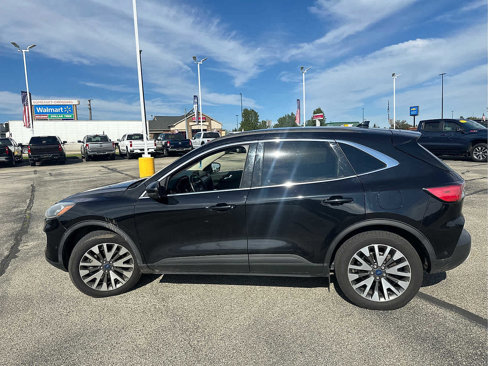 Used 2020 Ford Escape Titanium image 4