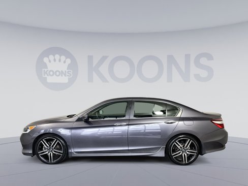 Used 2017 Honda Accord Sport Special Edition image 2