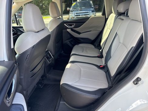 Used 2019 Subaru Forester Limited image 18