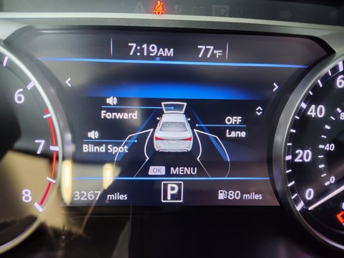 Used 2025 Nissan Sentra SV image 3