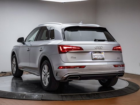 Used 2022 Audi Q5 2.0T Premium w/ Convenience Package image 9