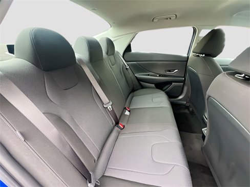 New 2025 Hyundai Elantra SE image 24