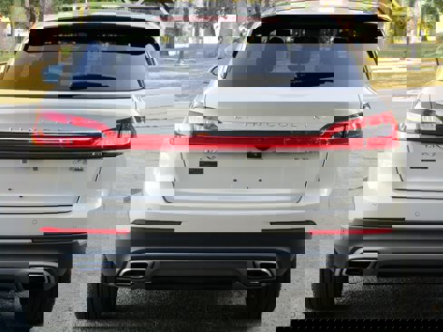 Used 2016 Lincoln MKX Reserve w/ Technology Package image 4