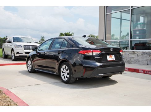 Used 2021 Toyota Corolla LE image 4