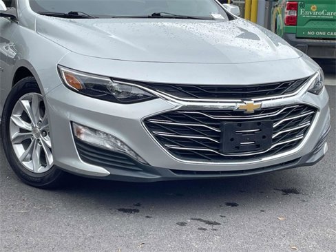 Used 2022 Chevrolet Malibu LT image 2