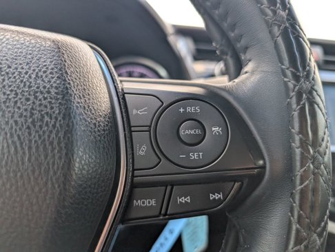 Used 2018 Toyota Camry L image 13