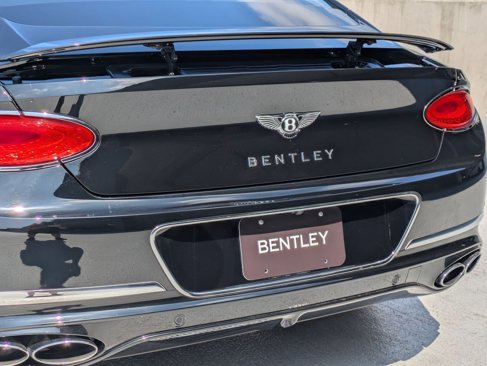 Used 2021 Bentley Continental GT image 12