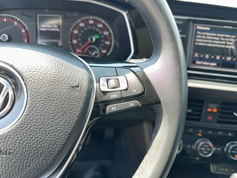 Used 2020 Volkswagen Jetta SE image 18