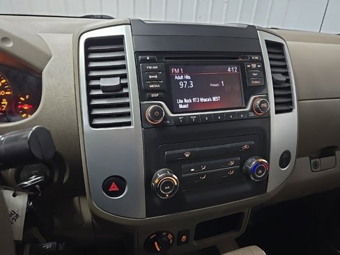 Used 2015 Nissan Frontier SV image 23