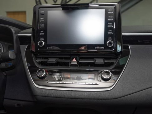 Used 2022 Toyota Corolla LE image 11