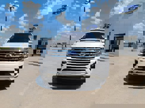 Used 2019 Ford Expedition XLT w/ Equipment Group 202A image 2