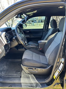 Used 2021 Toyota Tacoma TRD Sport image 16